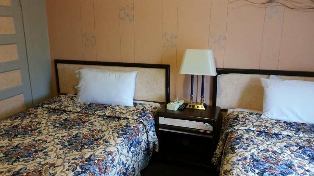 A Voyageur'S Guest House Отава Стая снимка