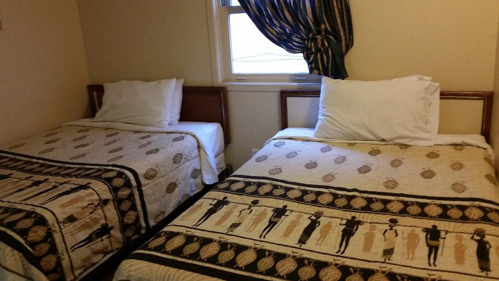 A Voyageur'S Guest House Отава Стая снимка