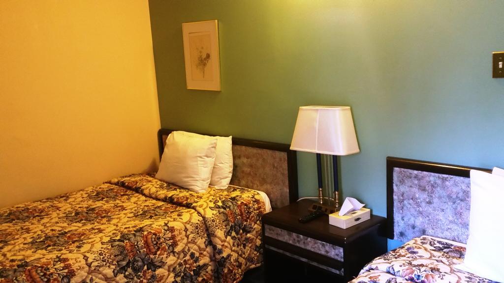 A Voyageur'S Guest House Отава Екстериор снимка
