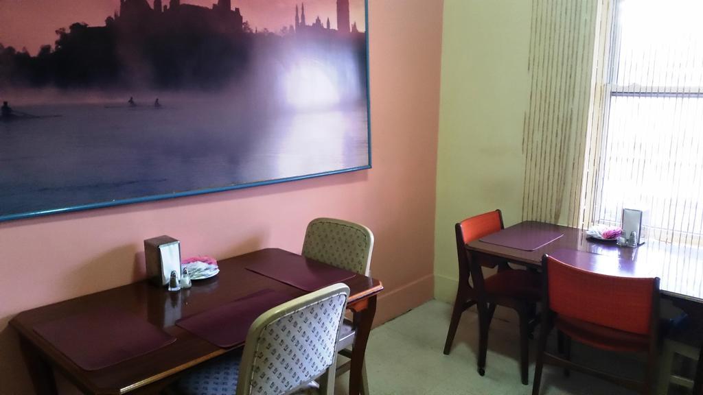 A Voyageur'S Guest House Отава Стая снимка