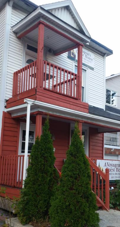 A Voyageur'S Guest House Отава Стая снимка