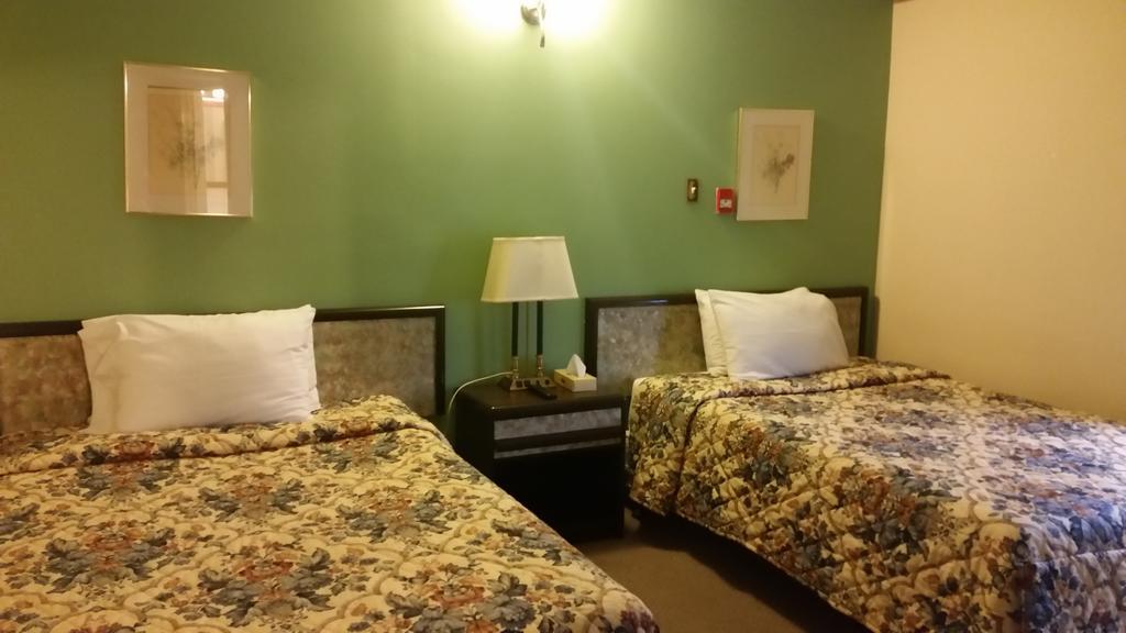 A Voyageur'S Guest House Отава Екстериор снимка