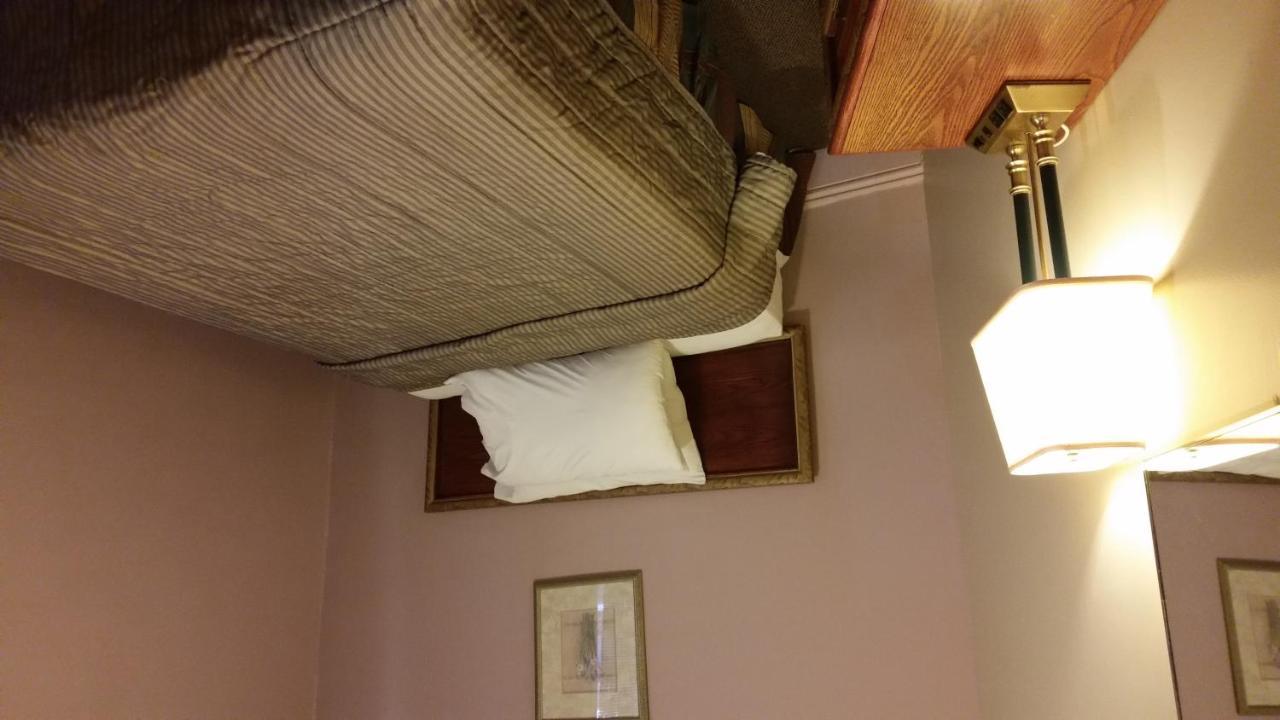 A Voyageur'S Guest House Отава Екстериор снимка